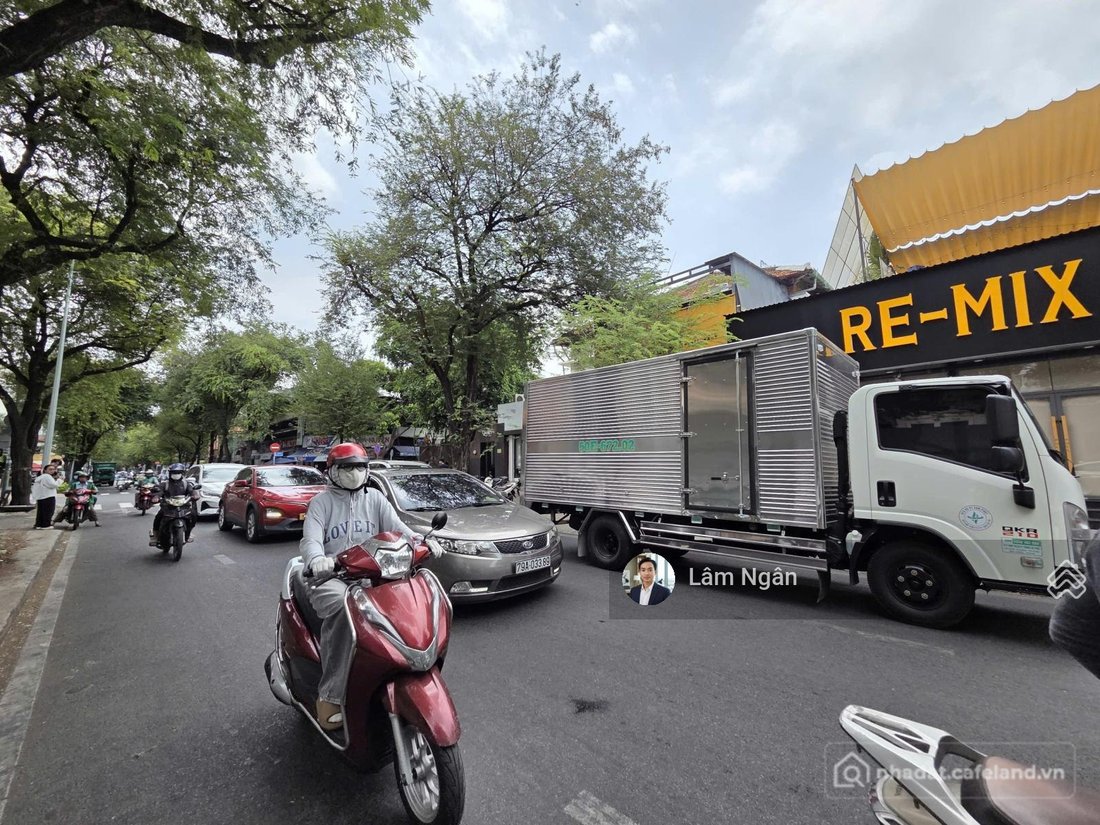 Nhà riêng: (10mx24m) Mặt tiền số 14 Bà Huyện Thanh Quan, phường Xuân Hòa - Giữa