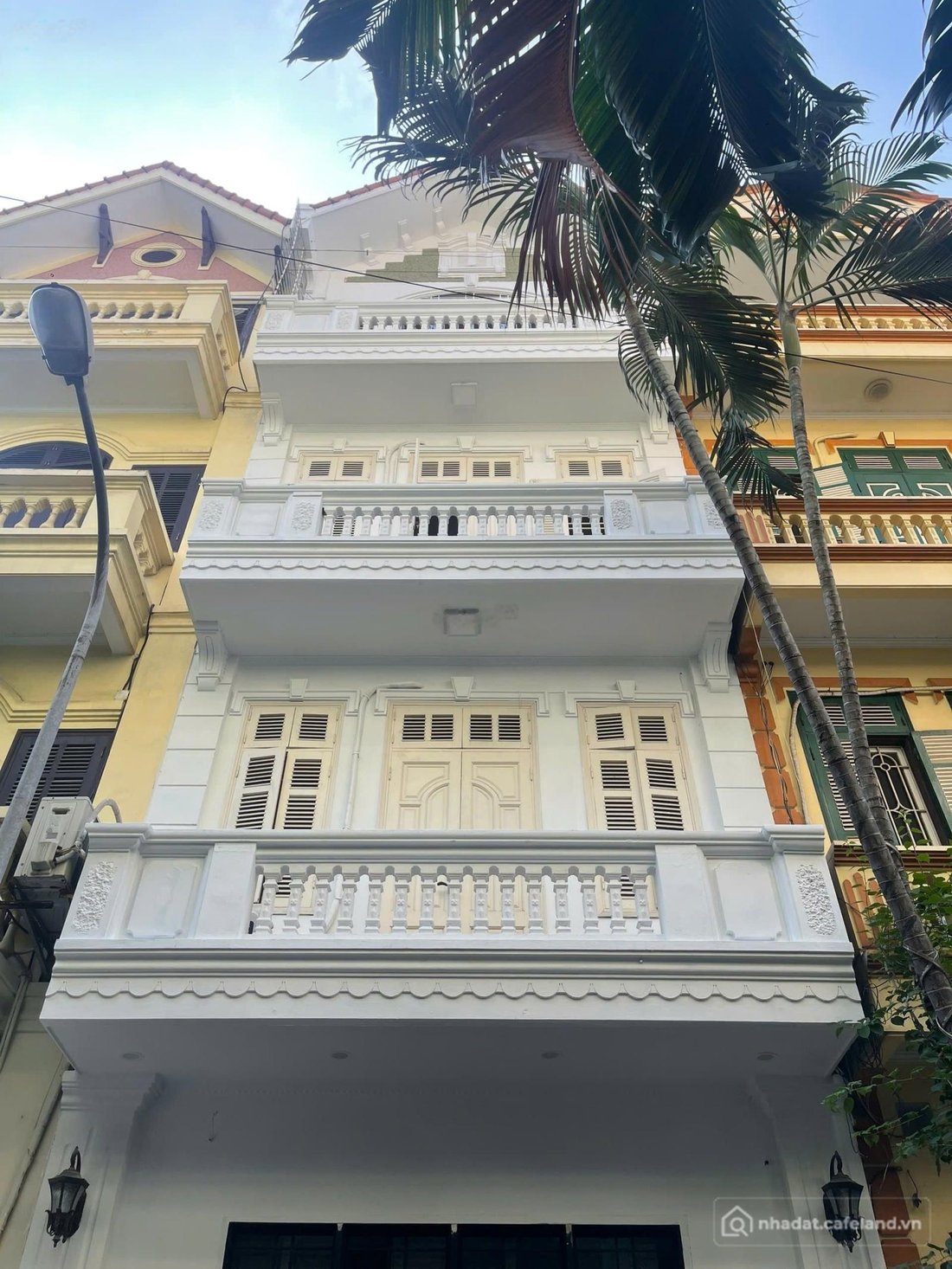 Nhà riêng: Cho thuê nhà số 6 Đường Trung Yên 11, DT: 50m2 x 5T: MT: 4,3m. Đường