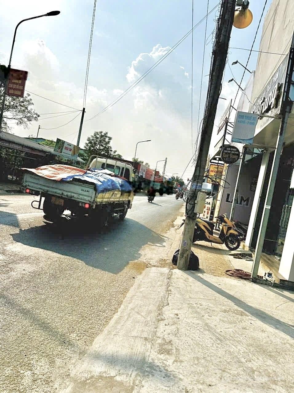 Nhà riêng: Cho thuê mặt bằng kinh doanh kết hợp nhà ở mới 100% mặt tiền đường DT