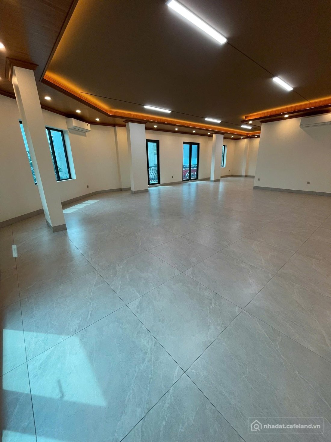 Nhà riêng: CHO THUÊ NHÀ 6 TẦNG VÕ CƯỜNG từ tầng 1-4 là sàn trống, còn 4 phòng ng
