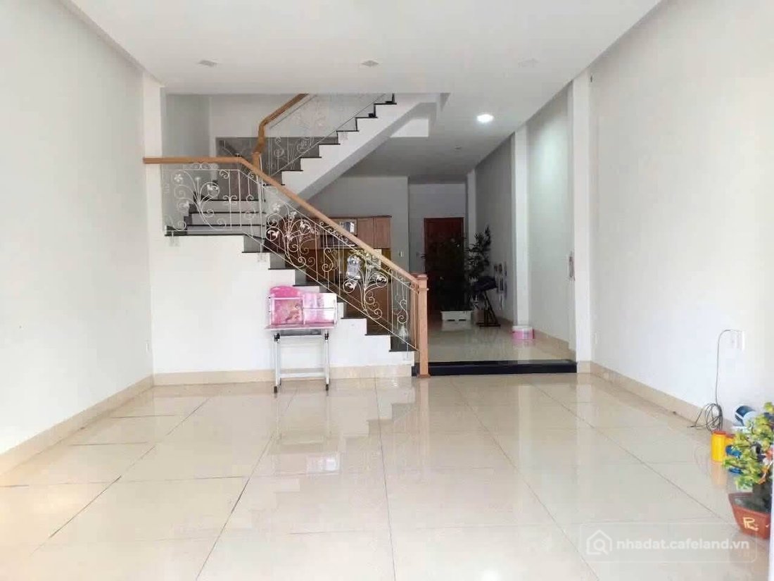Nhà riêng: Cho thuê nhà mặt tiền Thân Công Tài, An Khê, giá 11 triệu/tháng