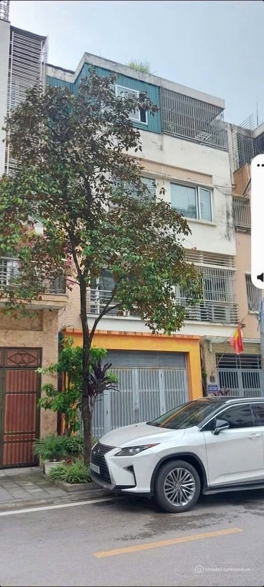 Nhà riêng: Chào bạn, chúng tôi đang có một căn nhà liền kề cực kỳ hấp dẫn tại kh