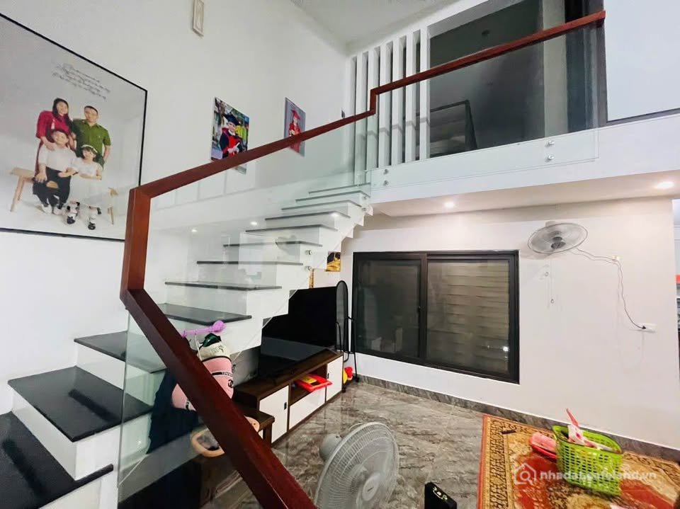 Nhà riêng: Nhà siêu Vip sát trường Lê Bình, Hải Thượng, thiết kế hiện đại, nội t