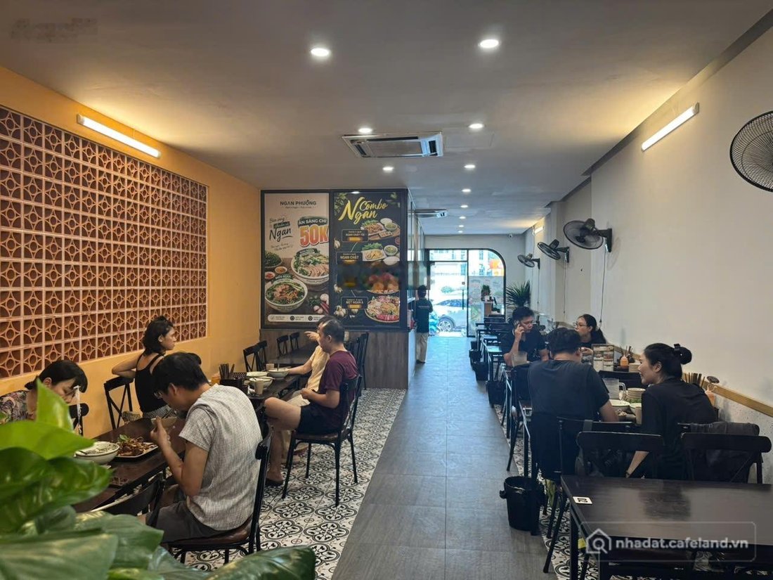Mặt bằng: Sang nhượng nhà hàng phố Vũ Phạm Hàm - Cầu Giấy