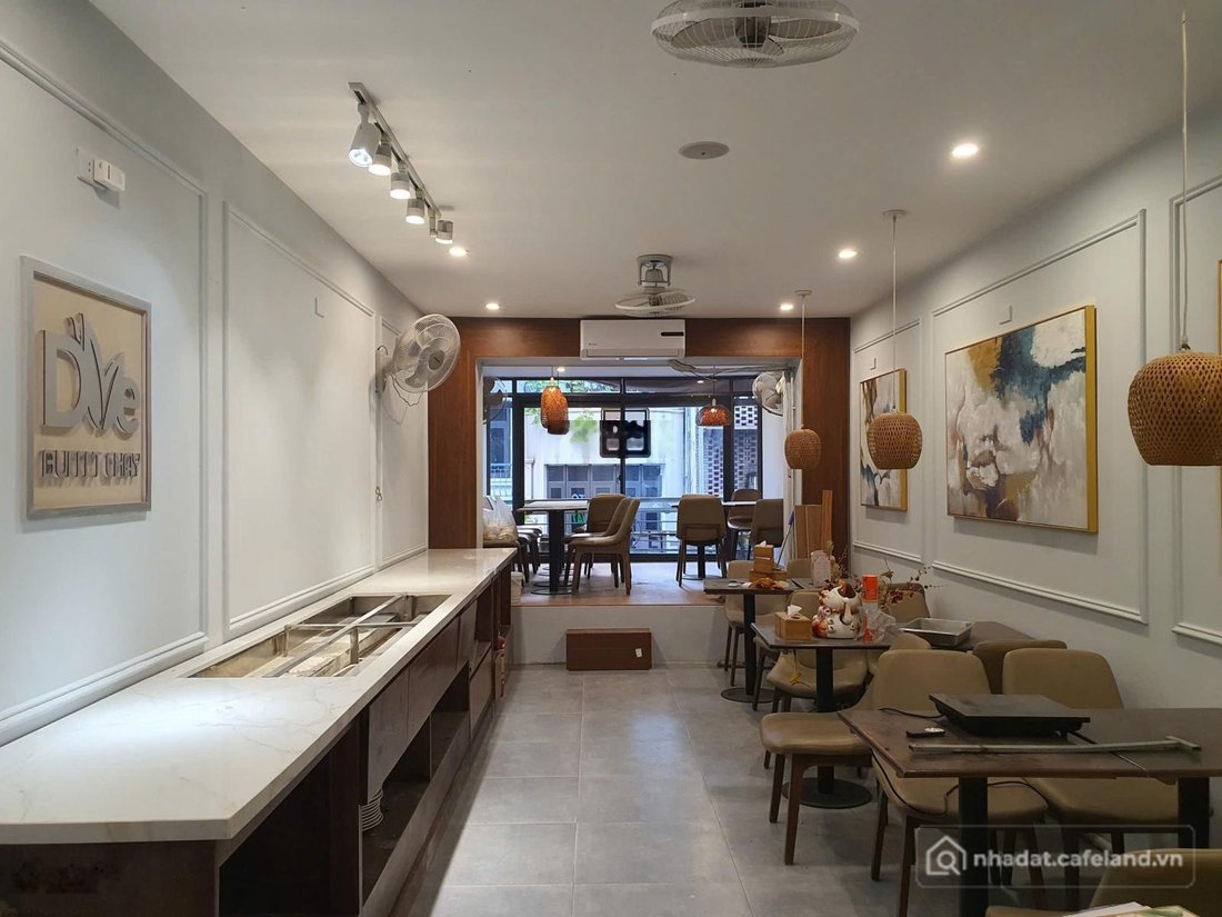 Mặt bằng: Nhượng cửa hàng 4 tầng 240m2 Mai Hắc Đế