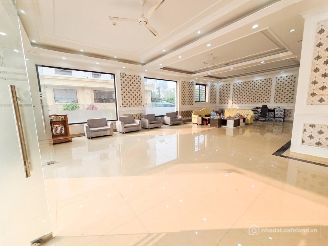 Mặt bằng: Cho thuê mặt bằng kinh doanh hoặc văn phòng làm việc 100m2 lô góc 2 mặ