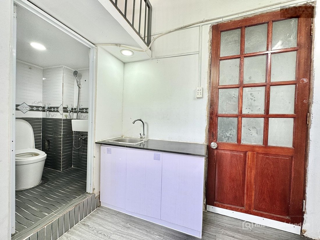 Phòng trọ: Duplex full cửa sổ mặt tiền Cộng Hoà - gác cao m7 ngay cầu vượt Hoàng