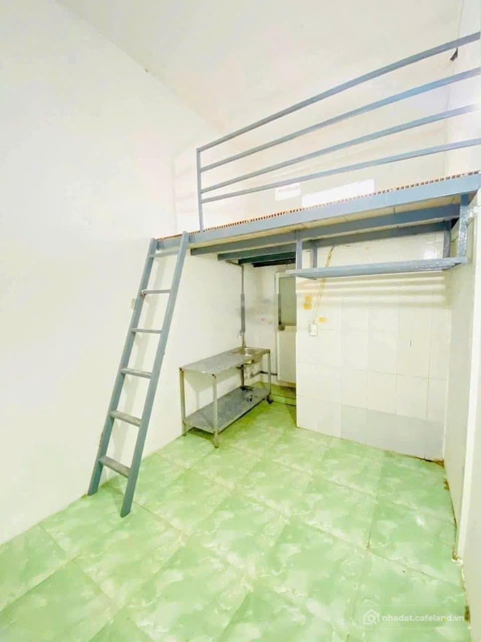Phòng trọ: Phòng trọ giá rẻ Tân Bình tại 752 Lạc Long Quân, P.10, Q. Tân Bình
