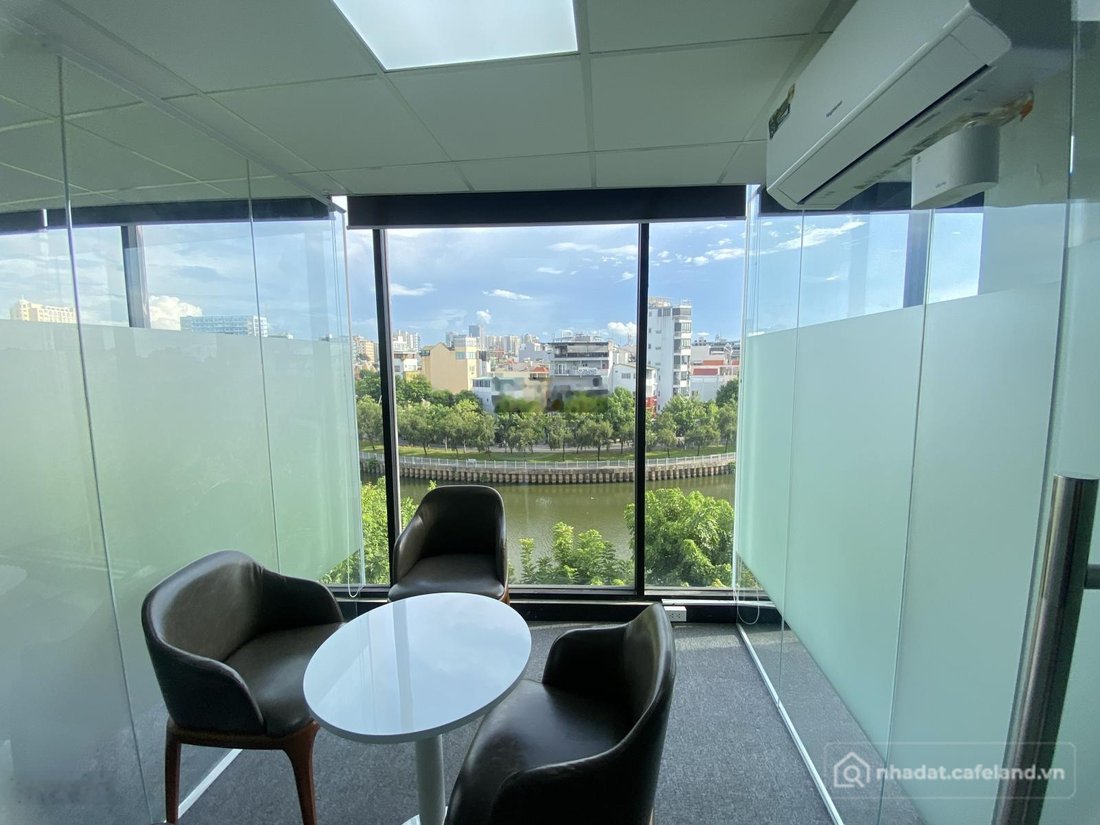 Văn phòng: Văn phòng view sông Hoàng Sa - Tầng cao - 154m²