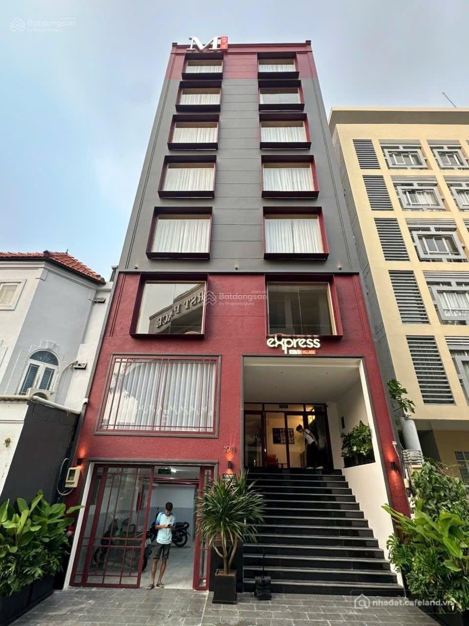 Nhà riêng: Cho thuê tòa nhà office ngay vòng xoay Dân Chủ mặt tiền Ba Tháng Hai,
