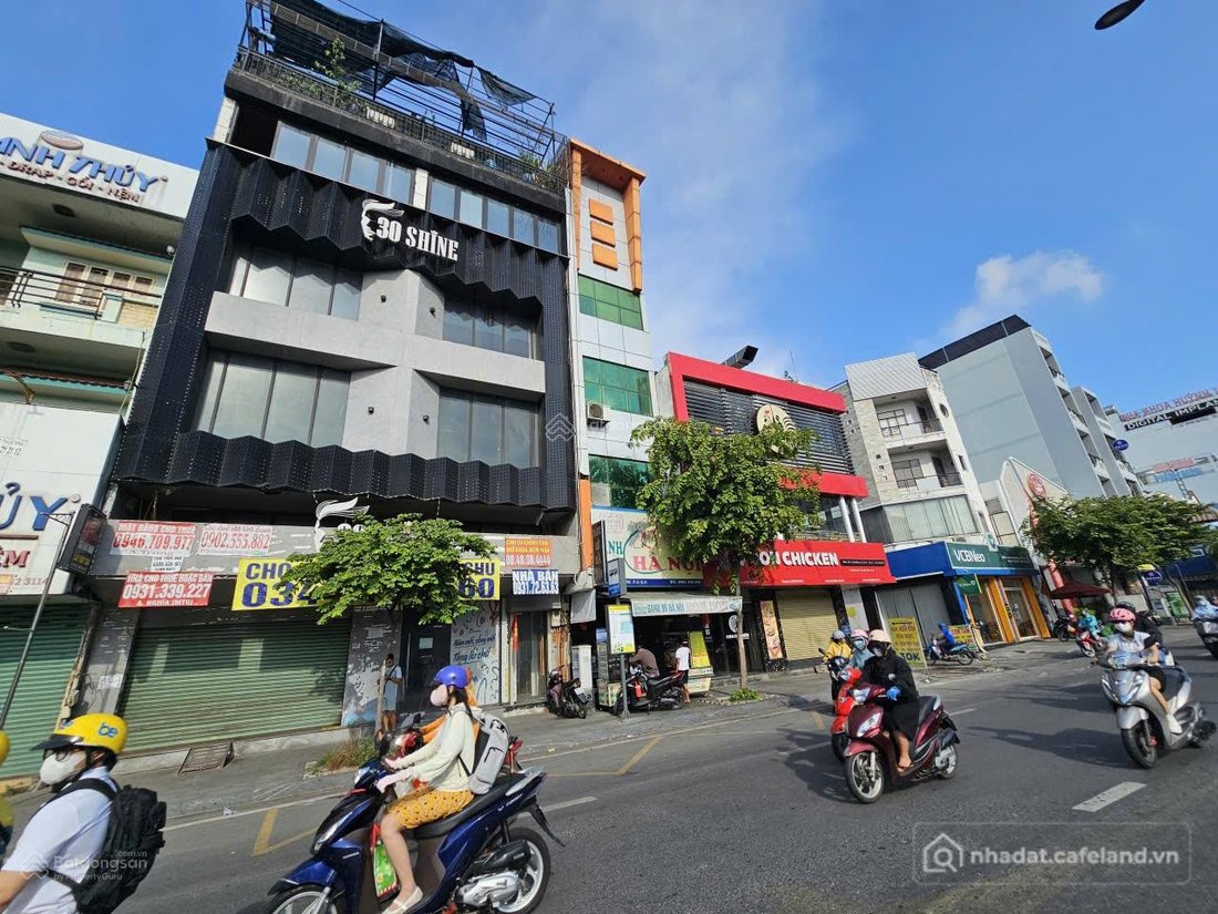 Nhà riêng: Ngang 8m, 700m2, 403A Lê Đại Hành, 6 tầng, thang máy