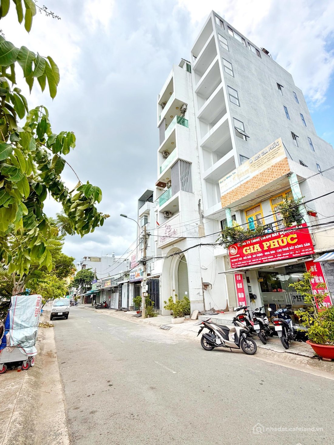 Văn phòng: HOT - Tòa VP vừa hoàn thiện view sông Trần Xuân Soạn Q7 giá 130 Tr/th