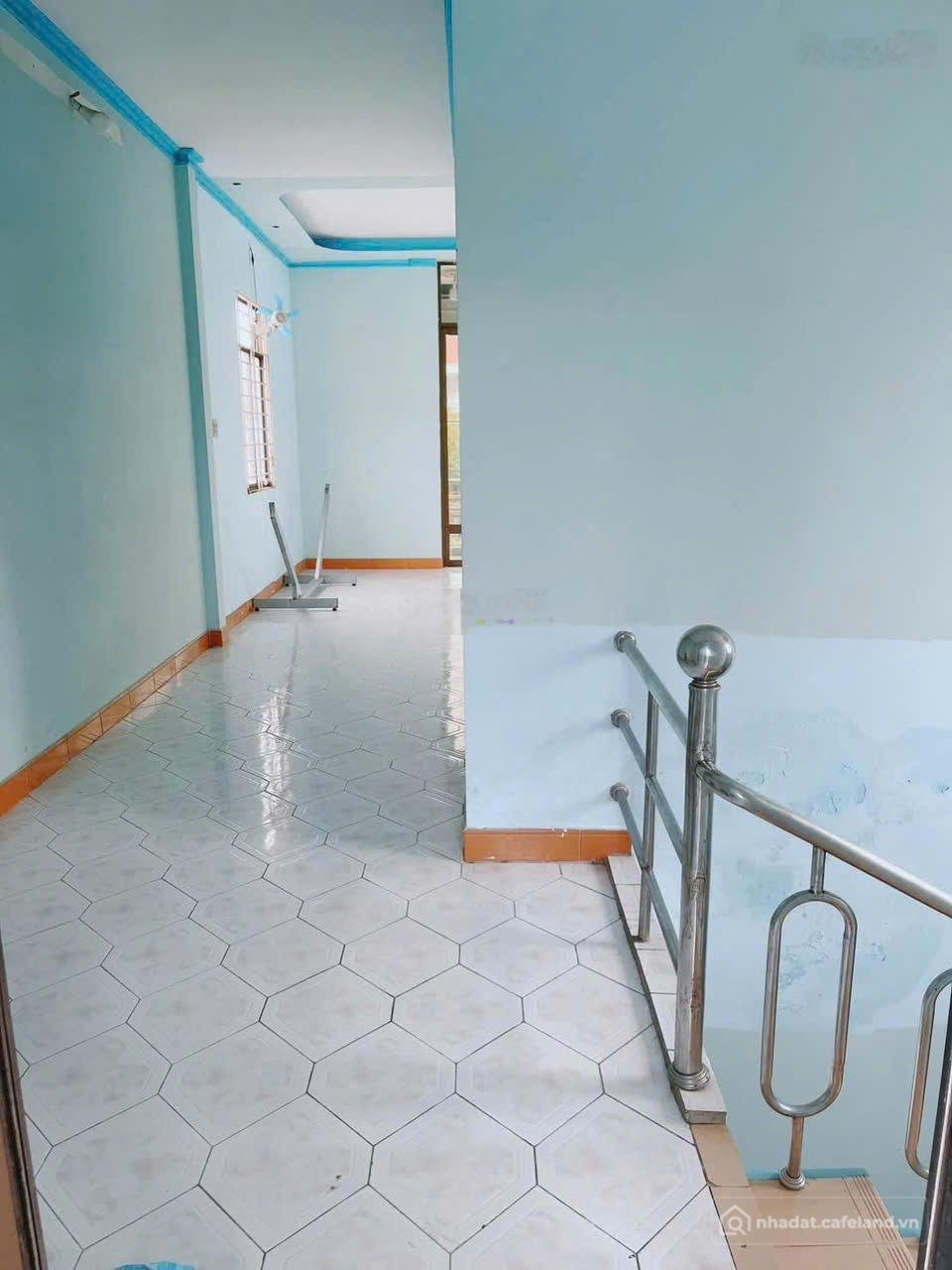 Nhà riêng: Cho thuê nhà 1 trệt 2 lầu mặt tiền Đường 30 Tháng 4 Cần Thơ giá 14 tr