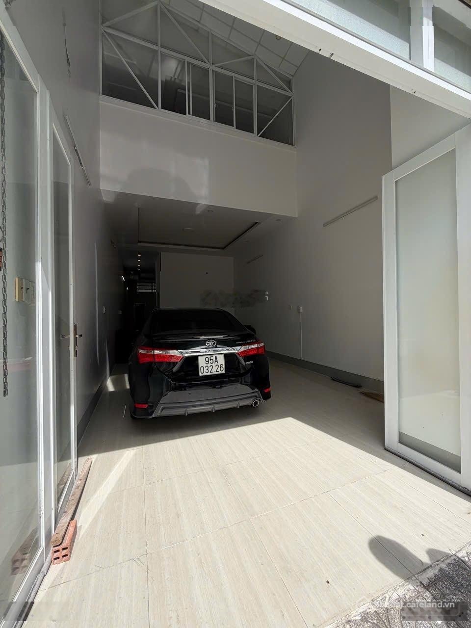 Nhà riêng: Cho thuê nhà mặt tiền KDC Hưng Phú gần siêu thị Go cần thơ giá 10 tri
