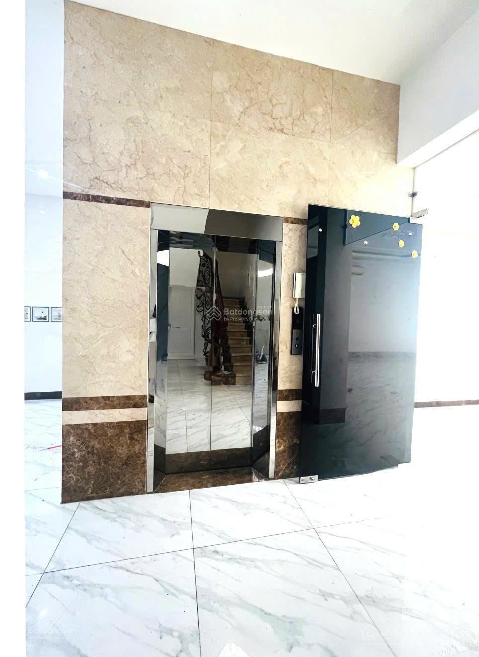 Văn phòng: Cho thuê văn phòng 720m², mặt tiền Lý Thái Tổ (có thang máy) chỉ 50tr
