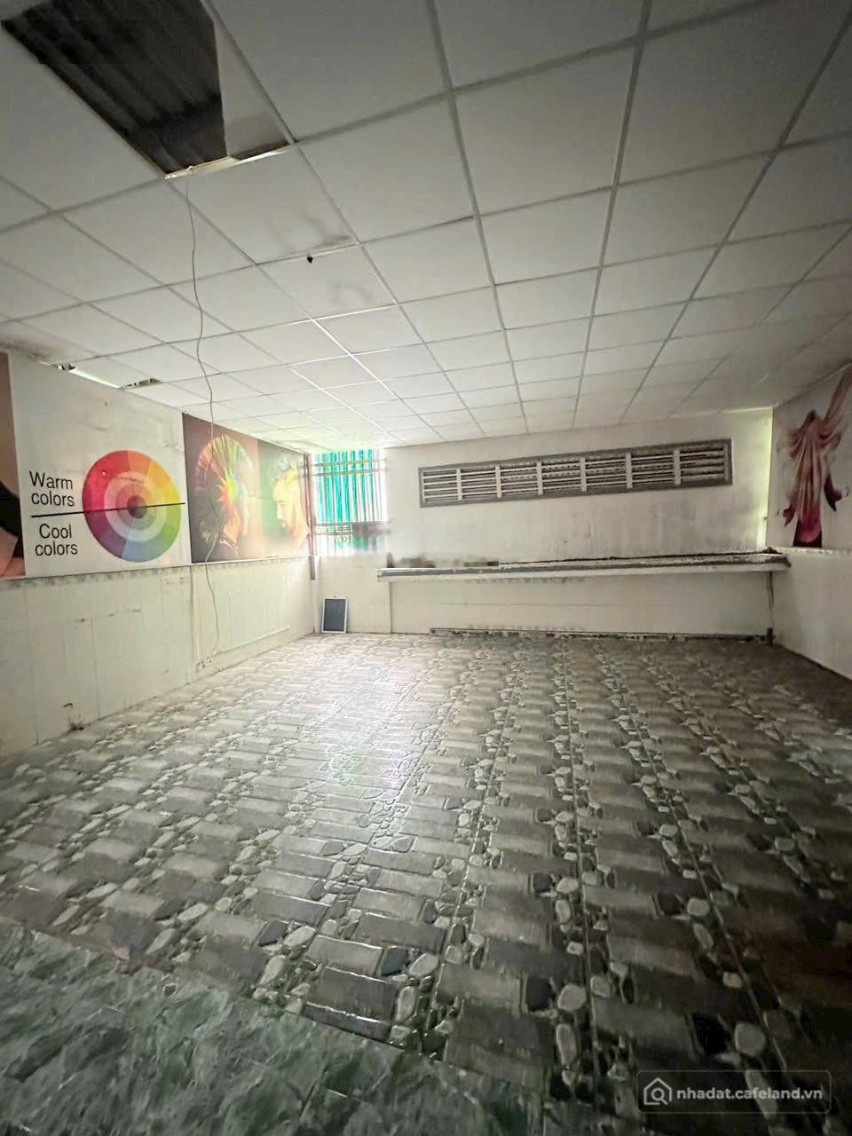 Nhà riêng: Cho thuê nhà mặt tiền 3/2 Ninh Kiều 150m2 trống suốt, vị trí vàng kin