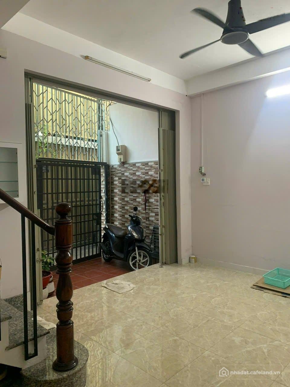Cho thuê nhà riêng: Nhà riêng: Cho thuê nhà Trần Quốc Thảo 38.5m² 4 tầng - 15 tr