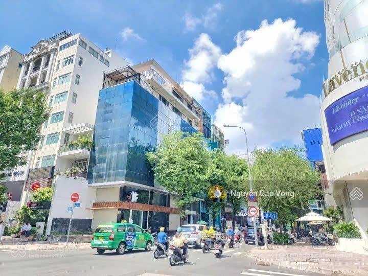 Cho thuê nhà riêng: Nhà riêng: Cho thuê tòa nhà góc 2 mặt tiền số: 55 đường Trươ