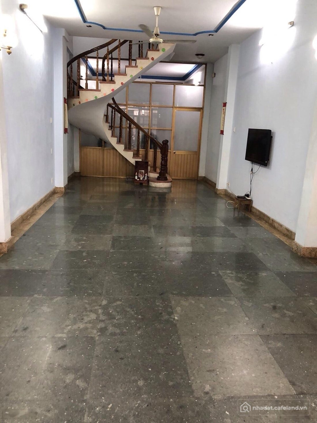 Cho thuê nhà riêng: Nhà riêng: Cho thuê nhà mặt tiền đường D5, 84m2, vị trí kinh