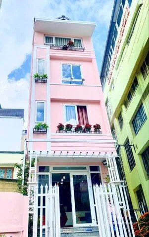 Bán nhà hàng - Khách sạn: GIÁ 6,5 TỶ KHÁCH SẠN GẦN CHỢ ĐÊM ĐÀ LẠT ĐƯỜNG PHAN N