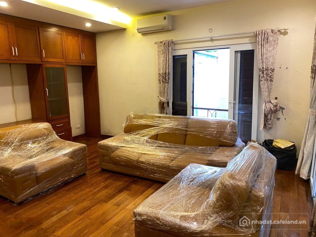 Cho thuê nhà riêng: Nhà riêng: Phố Xinh Nguyễn Gia Thiều Hoàn Kiếm 65 m2 chia 3