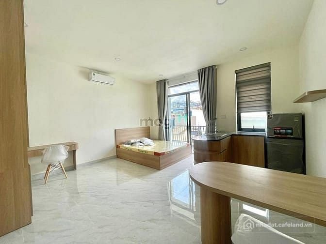 Nhà hàng - Khách sạn: Căn Hộ Ban Công Mới Xây 5' Tới Công Viên Đầm Sen