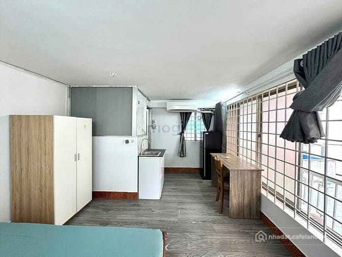 Nhà hàng - Khách sạn: CHDV full nội thất, ban công, cửa sổ - NGUYỄN VĂN CỪ, Q5 C