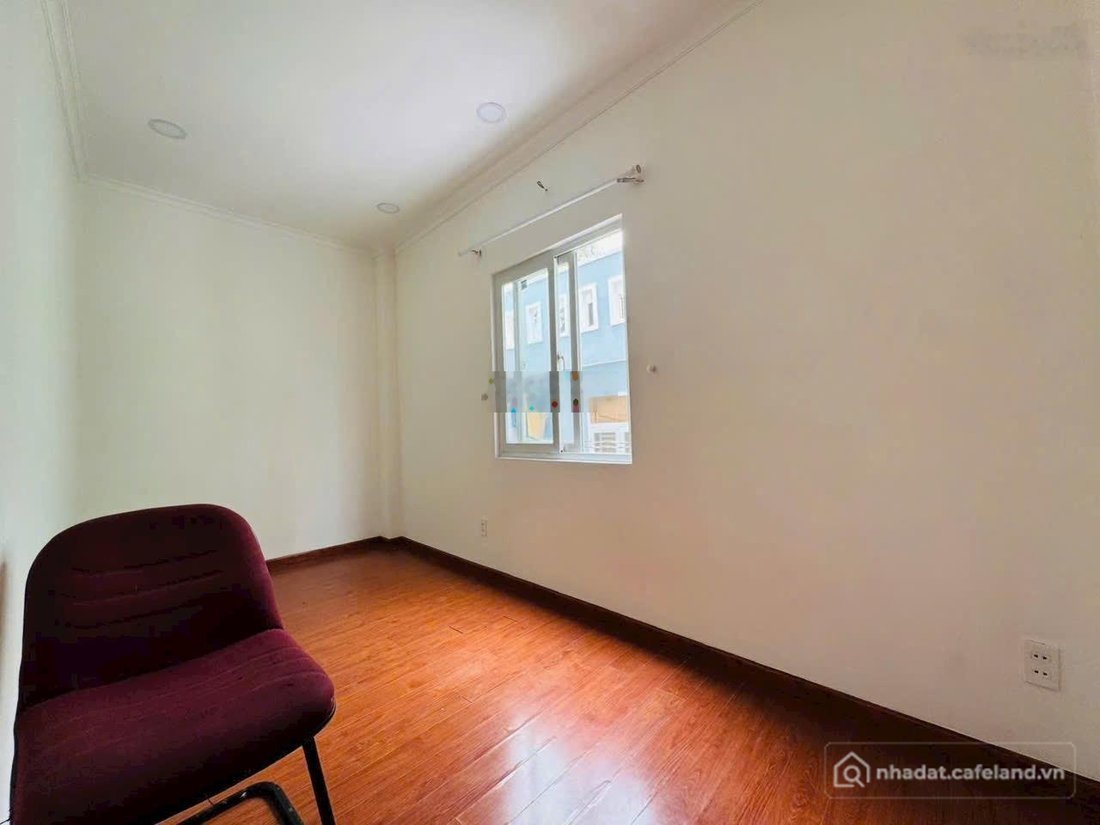 Cho thuê nhà riêng: Cho thuê nhà riêng: Nhà riêng: Trệt 2 lầu sân thượng 5x9m có