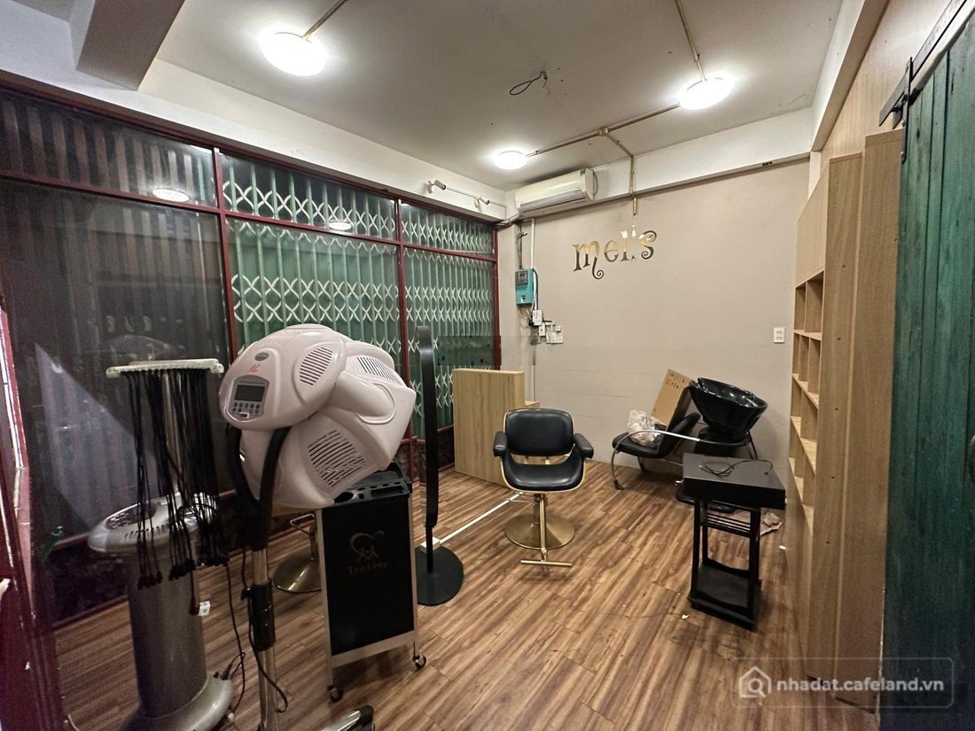 Cho thuê nhà riêng: Nhà riêng: Cho thuê nhà trệt 3 lầu đường 3/2, Quận 10, Hồ Ch
