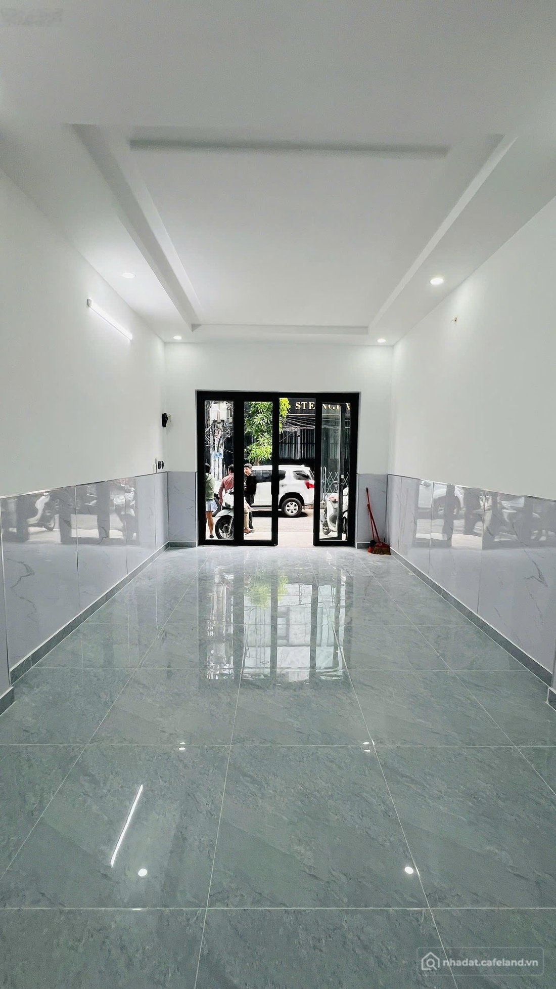 Cho thuê nhà riêng: Nhà riêng: Cho thuê nhà hẻm 207/ đường 3/2 Quận 10, trệt 3 l