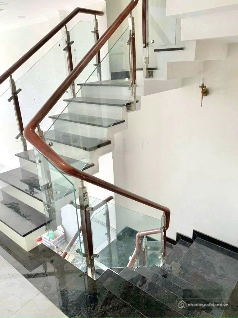 Cho thuê nhà riêng: Nhà riêng: Nhà 5 tầng 4 phòng ngủ 5wc, Đường 18B, Bình Hưng