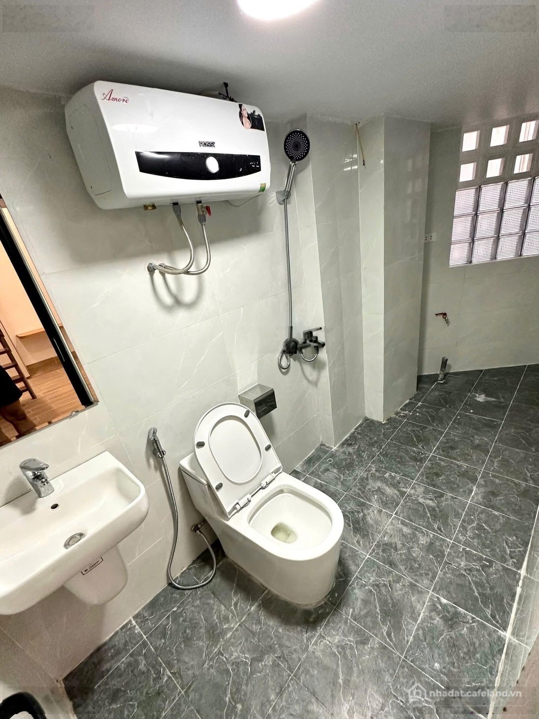 Cho thuê phòng trọ: Phòng trọ: Duplex cửa sổ trời full nội thất sát bên AEON Tân