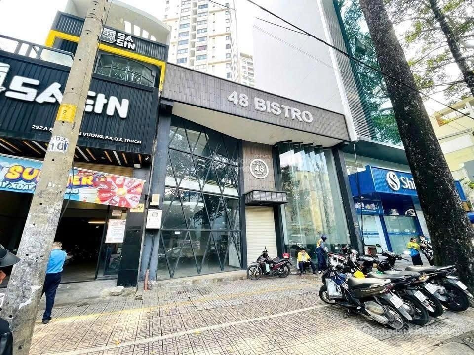 Cho thuê nhà riêng: Cho thuê nhà riêng: Nhà riêng: Cho thuê nhà mặt tiền đường A