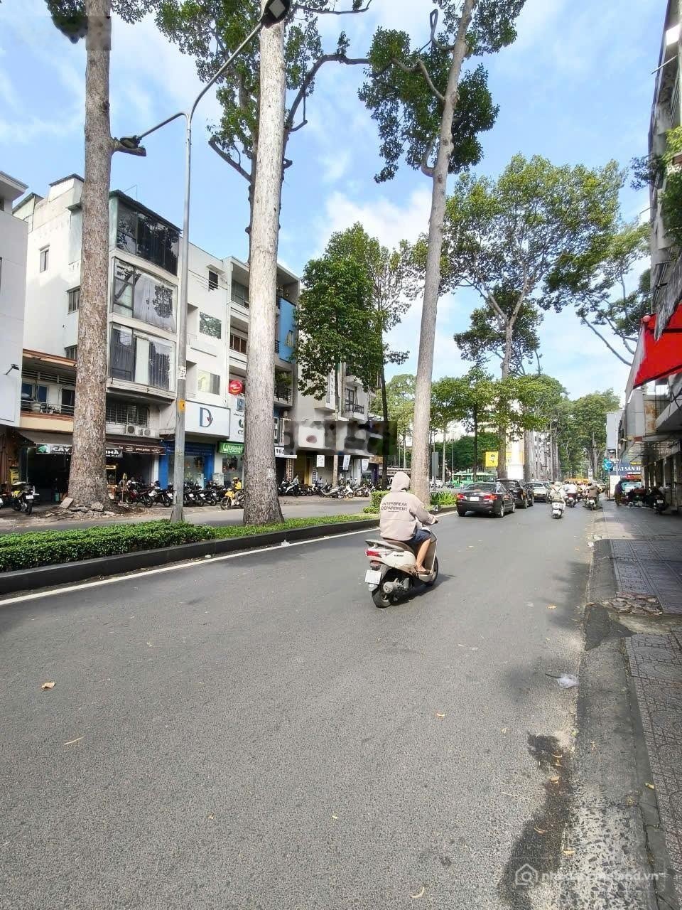 Cho thuê nhà riêng: Cho thuê nhà riêng: Nhà riêng: Cho thuê nhà mặt tiền Nguyễn