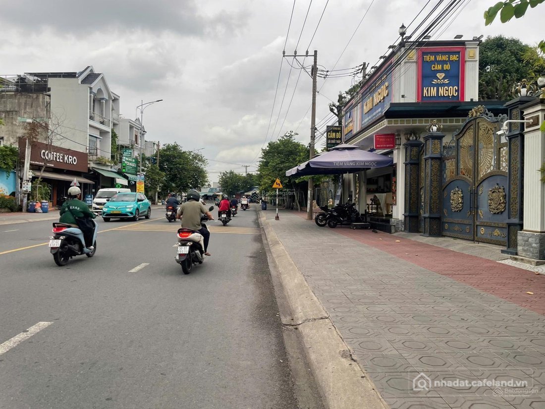 Cho thuê mặt bằng: Cho thuê mặt bằng: Mặt bằng: Cho thuê Mặt Bằng 6 x 13m, Lý Th