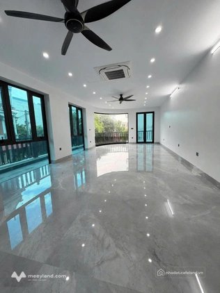 Cho thuê văn phòng: Cho thuê sàn VP 2 tầng, mặt đường rộng 35m, 150m2, MT: 1