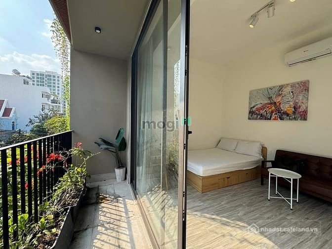 Nhà hàng - Khách sạn: Khai trương studio ban công, cửa sổ ngay Yên Thế - có nhận