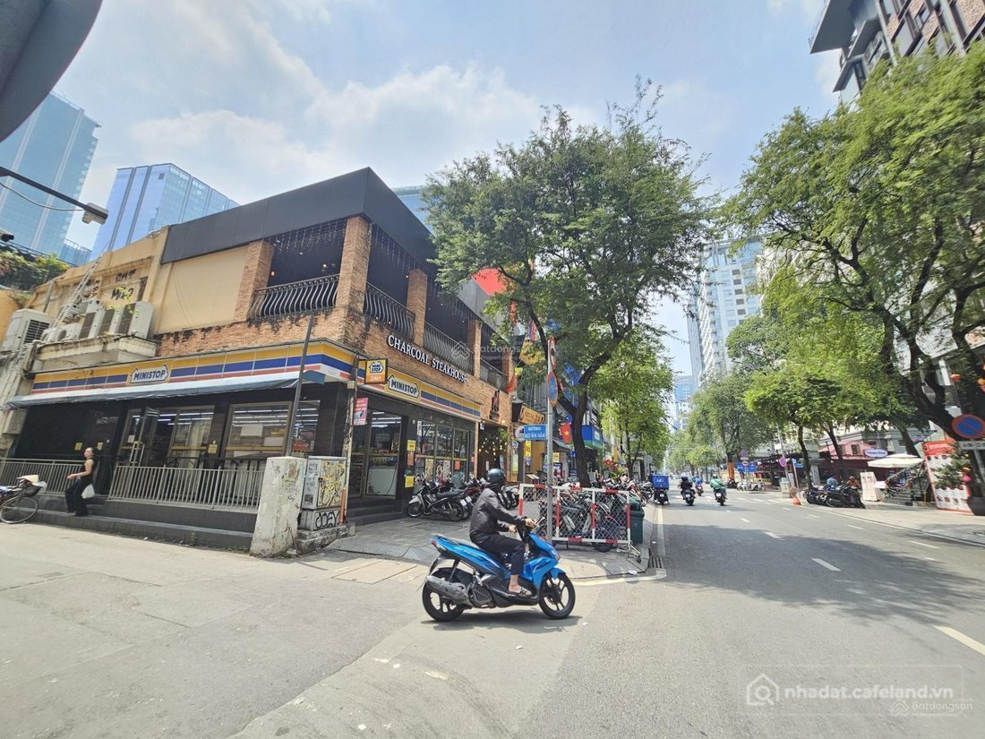 Cho thuê nhà riêng: Cho thuê nhà riêng: Cho thuê nhà riêng: Nhà riêng: Ngang 22m