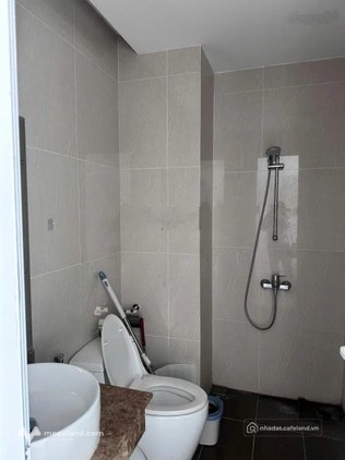 Cho thuê văn phòng: Cho thuê văn phòng ở Golden King, 18 triệu VND, 60m2, đầy đủ