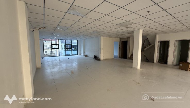 Cho thuê văn phòng: Cho thuê văn phòng 180m2 Hưng Gia 4, sạch sẽ mới, có sẵn máy