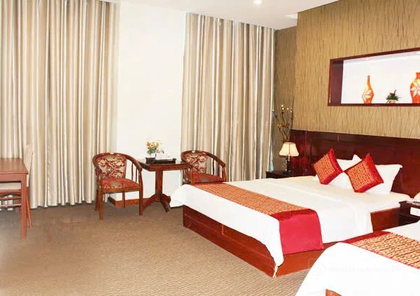 Cho thuê nhà hàng - Khách sạn: BDS HVL CHO THUE Khách sạn ở 115 Nguyễn Tất Thành