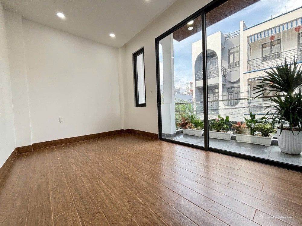 Bán nhà đẹp 3 tầng - Trường Lưu, P. Long Trường, Q.9. Giá 5,4 tỷ
