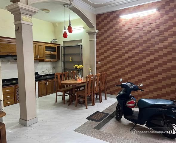Cho thuê phòng trọ: Nhà ngõ 192 Tam Trinh