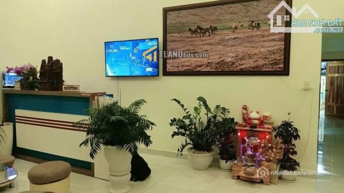 Bán nhà hàng - Khách sạn: BÁN KHÁCH SẠN 12 Phòng Kinh Doanh NGAY TRUNG TÂM ĐÀ