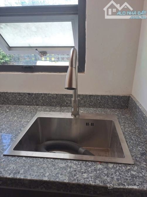 Bán căn hộ Mini, Dịch vụ: Cần chuyển nhượng cư xá 2 Tầng mới xây dựng hoạt đồn f