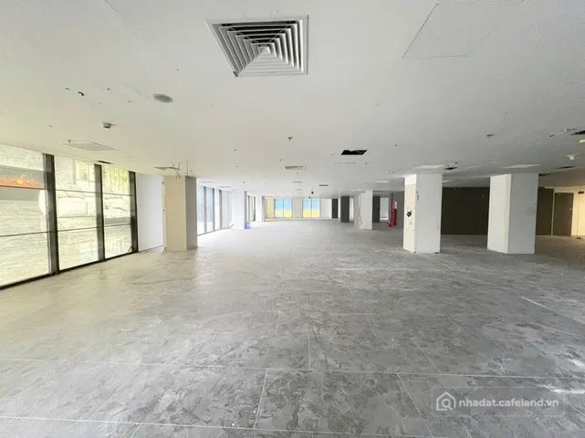 Cho thuê văn phòng: Cho thuê văn phòng 680m tại Hoàng Cầu Skyline view hồ, có ch