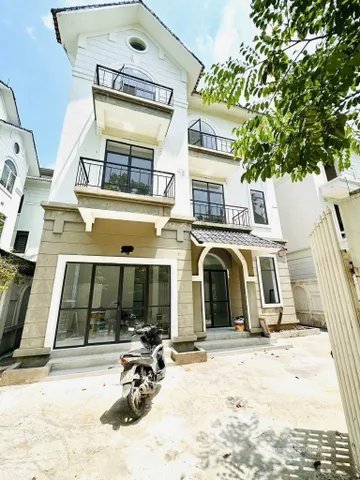 Cho thuê nhà riêng: Cho thuê nhà riêng: Cho Thuê Biệt Thự Geleximco Lê Trọng Tấn