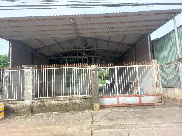 Bán kho, nhà xưởng: Bán Kho, nhà xưởng 570m2 có sẵn 229 m2 thổ cư giá 12 tỷ tại