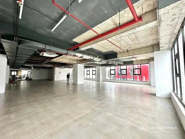 Cho thuê văn phòng: SÀN VĂN PHÒNG 1.600M² TẠI TÒA NHÀ HẠNG B TRÊN TRỤC TỐ HỮU