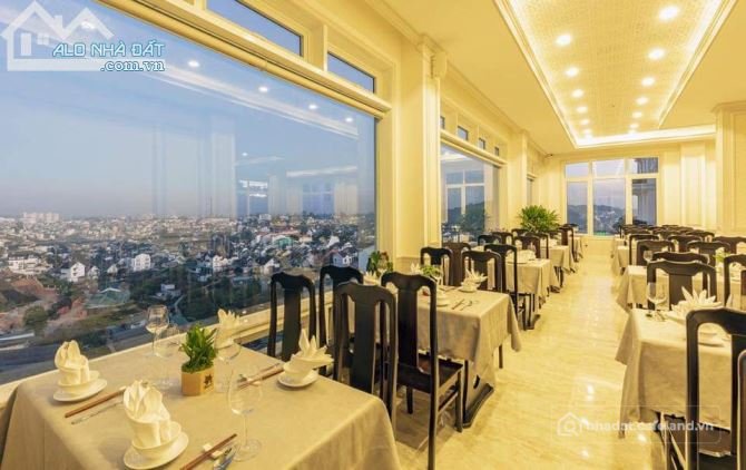 Bán nhà hàng - Khách sạn: Khách Sạn 3 Sao Tọa Lạc Tại Vị Trí View Bậc Nhất Đà Lạ
